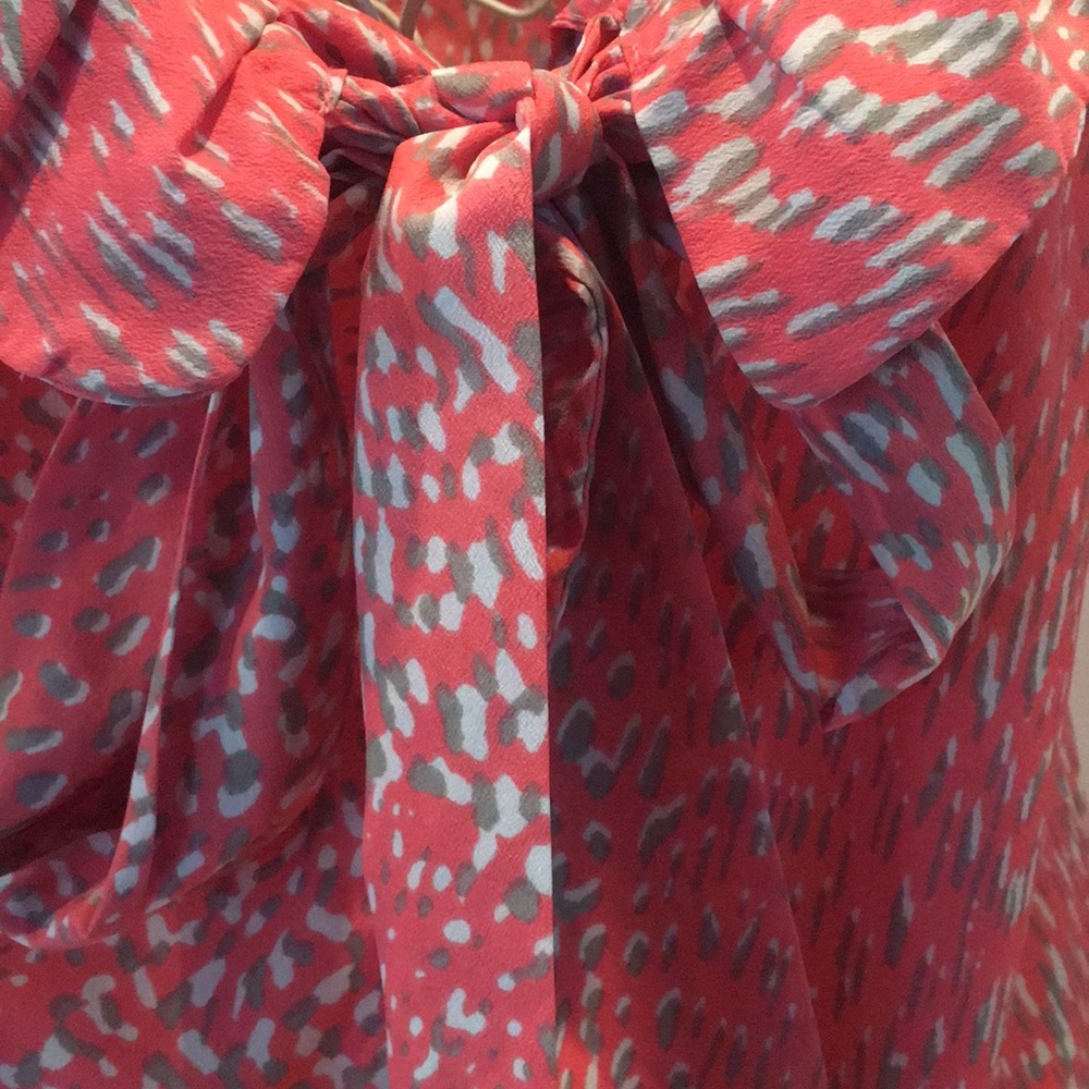 💕💕💕Banana Republic pleated Collar Top with tie - Picture 2 of 8